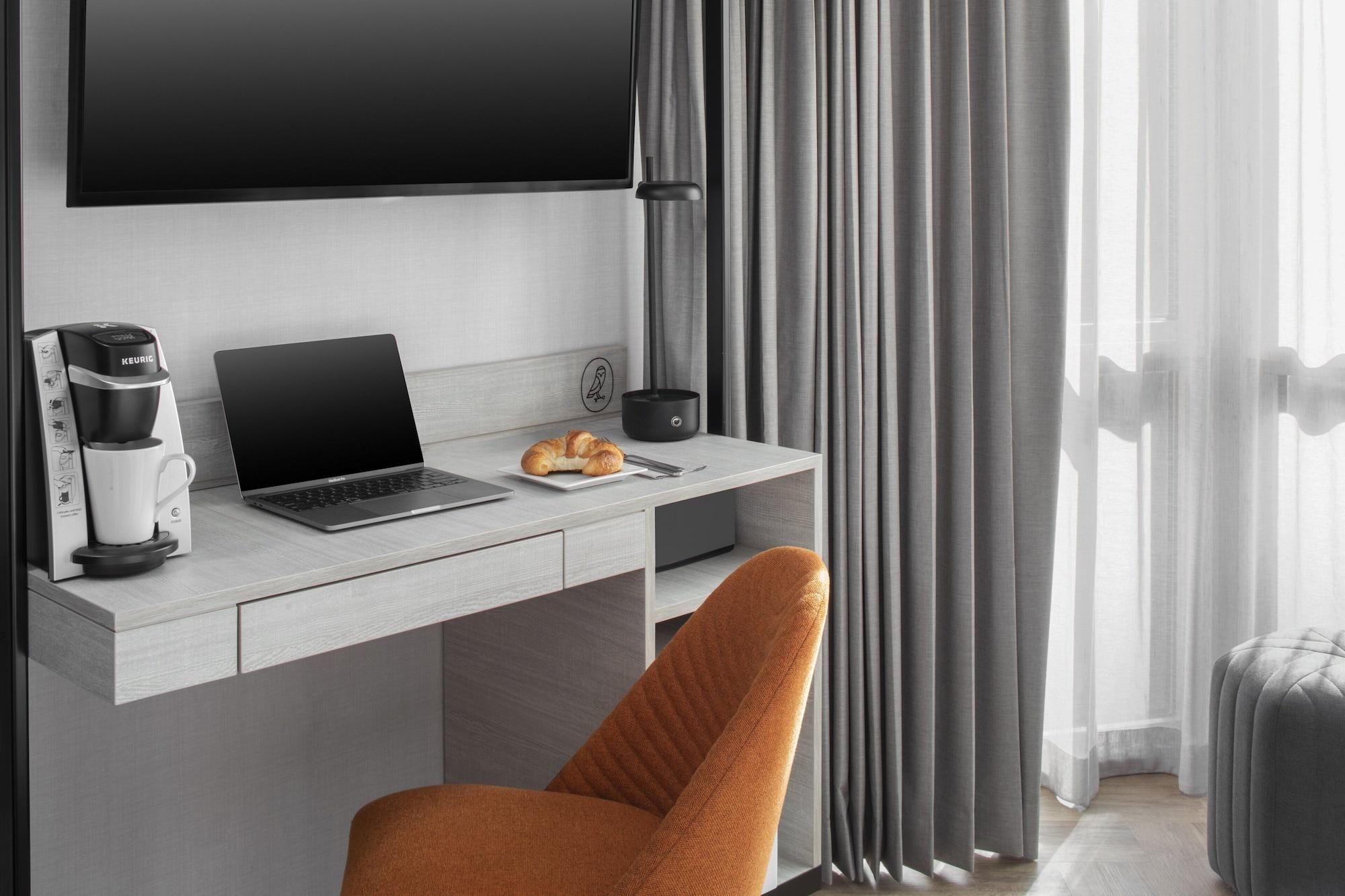 Voco Times Square South New York By Ihg Hotel Exterior photo