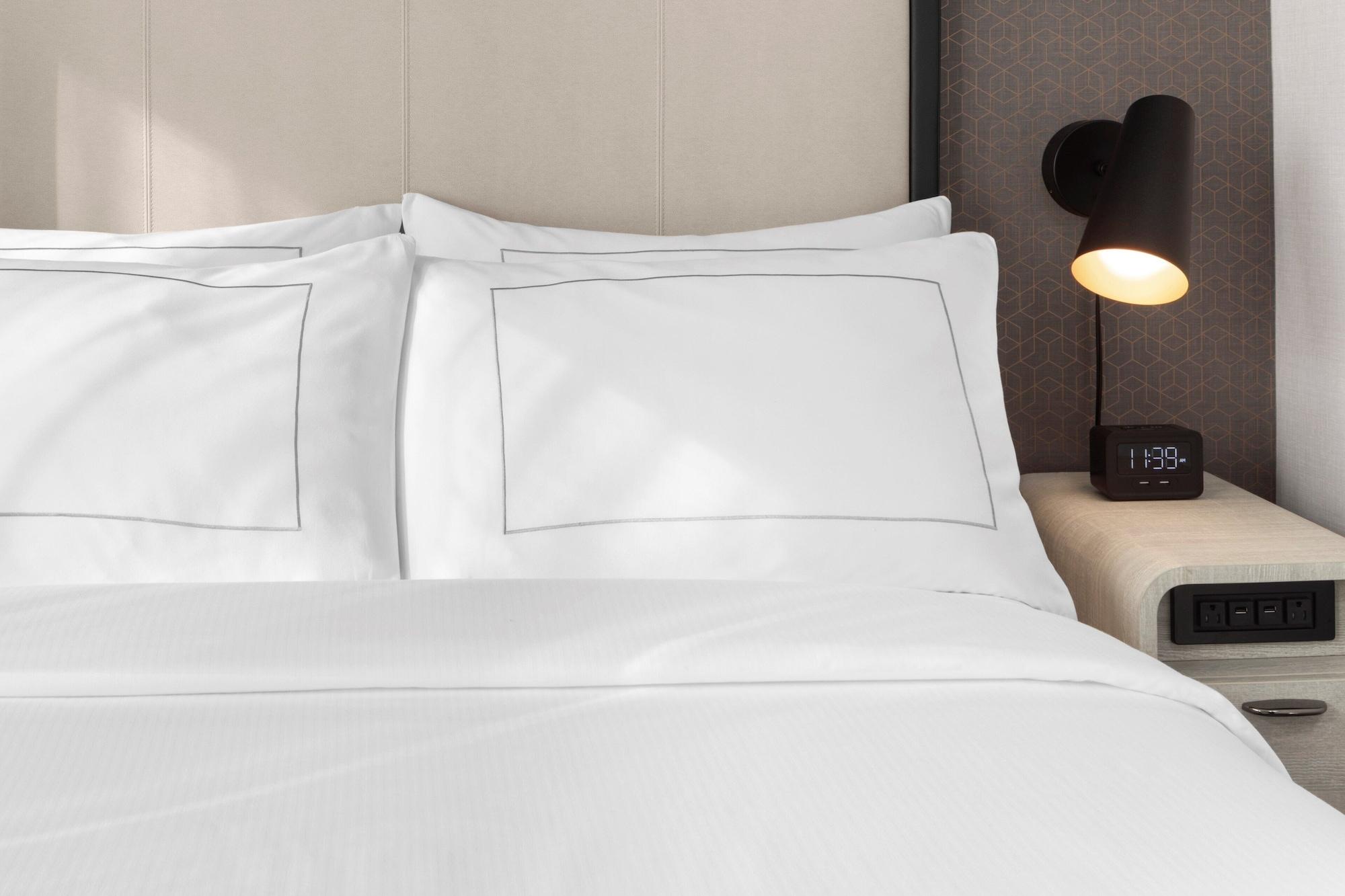Voco Times Square South New York By Ihg Hotel Exterior photo
