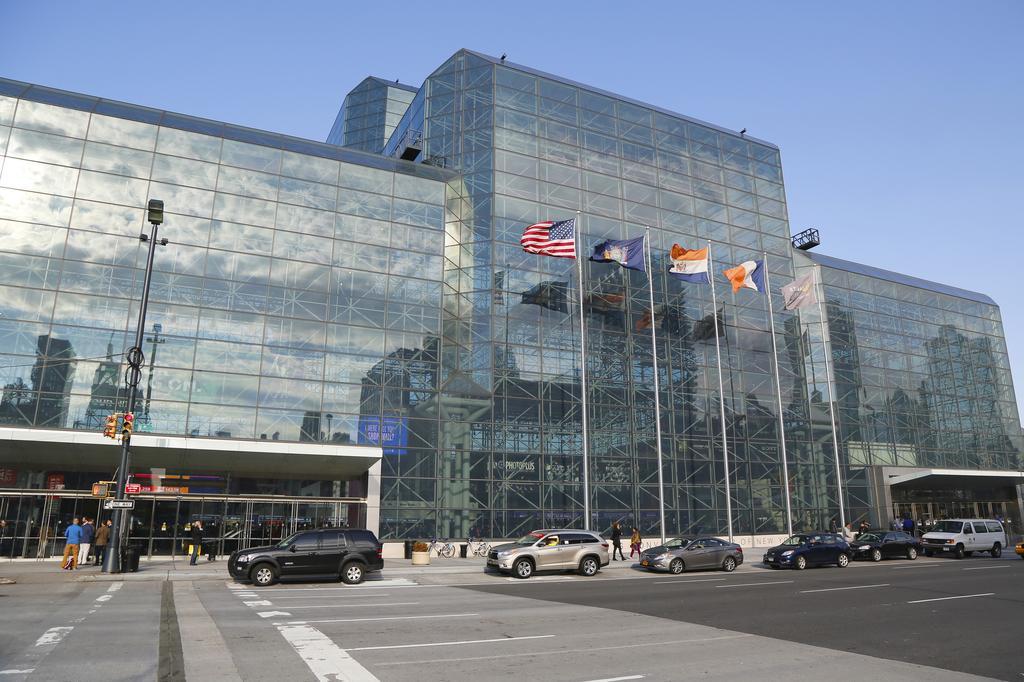 Voco Times Square South New York By Ihg Hotel Exterior photo